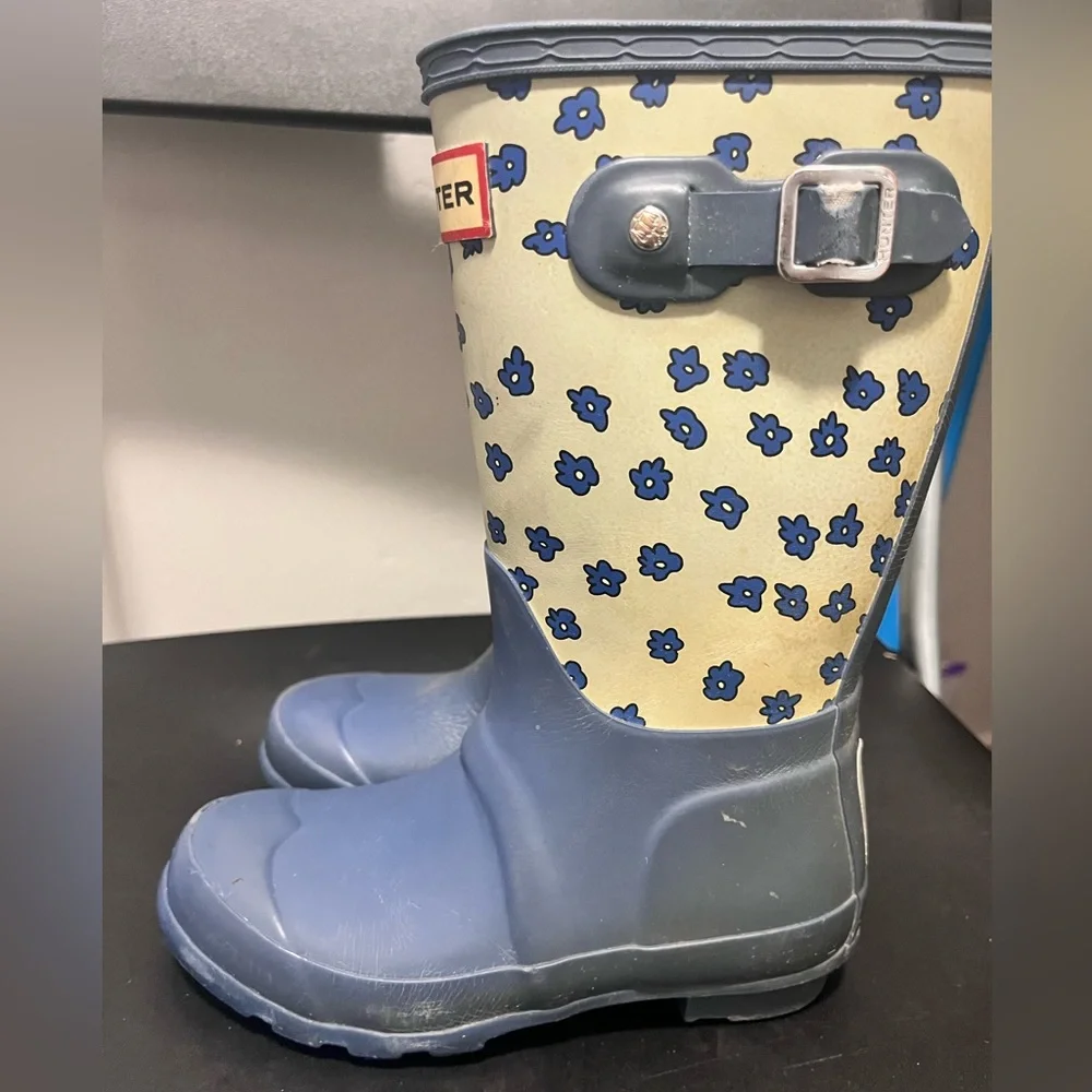 Hunter Kids Blue and Cream Floral Rain Boots